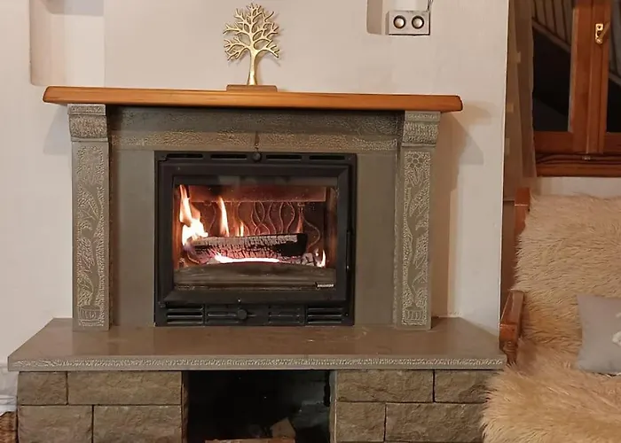 Cozy Loft With Fireplace & View